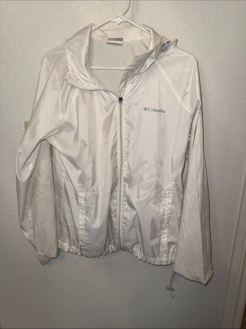 Columbia White Packable Hooded Windbreaker